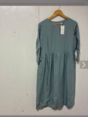 Brand new with tags
Offandon dress